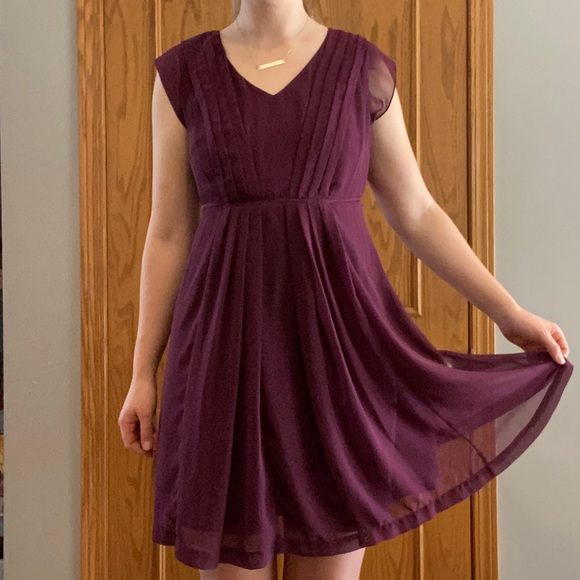 Thyme Maternity Maroon Nursing Dress - Picture 5 of 7